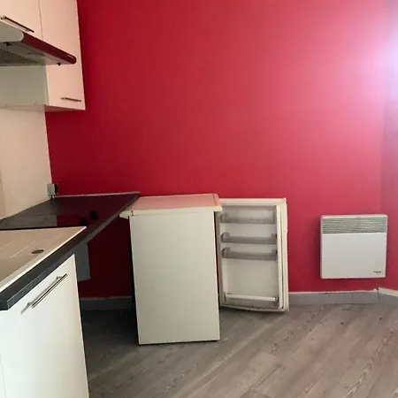 Loue Dans Un 45m2 Tres Calme,proprio De 30ans Dort Sur Le Clic Clac Au Salon Апартаменты Монпелье